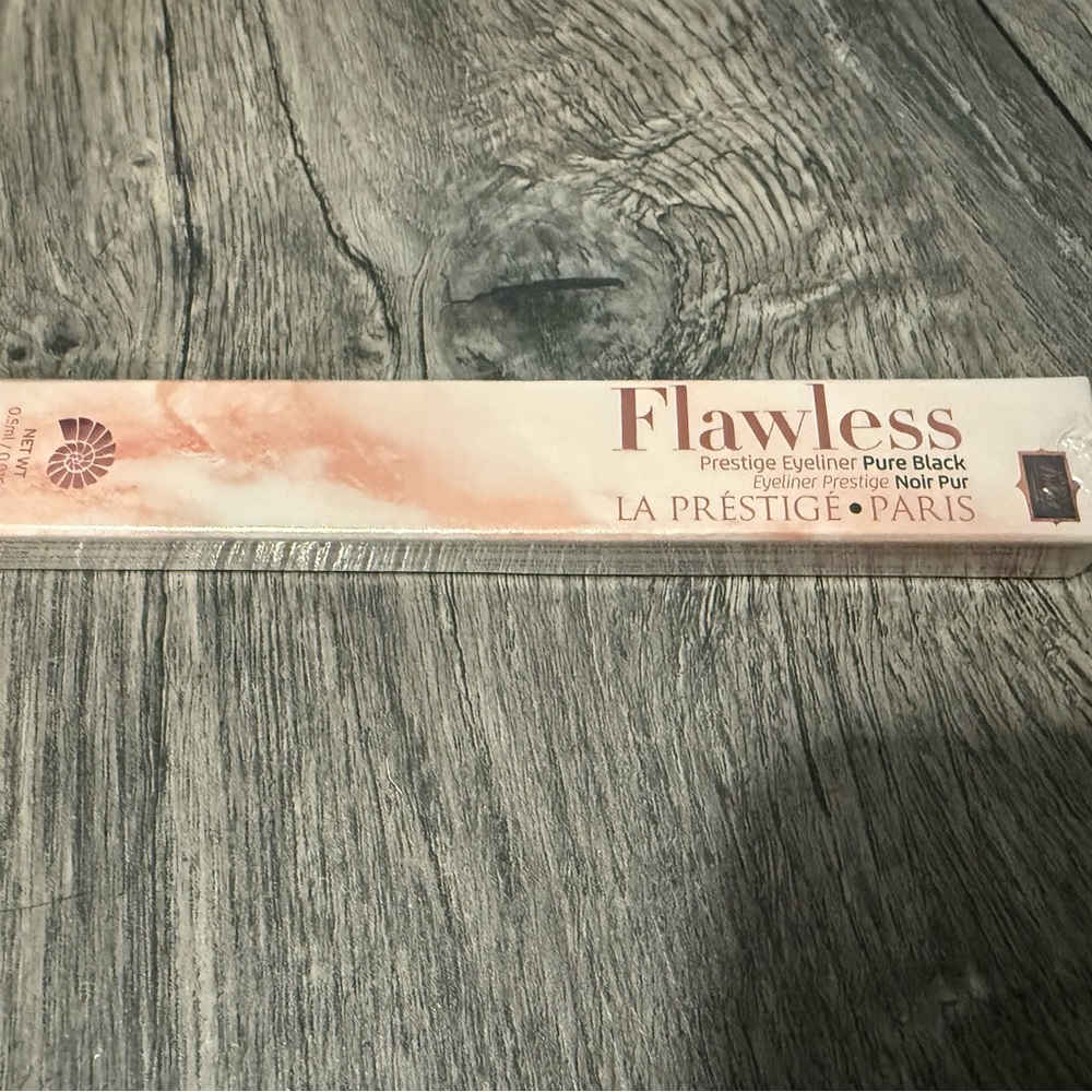 Flawless Prestige Eyeliner - Pure Black